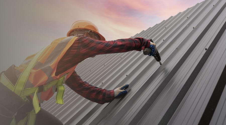 Professional gutter cleaning in Somers, IA